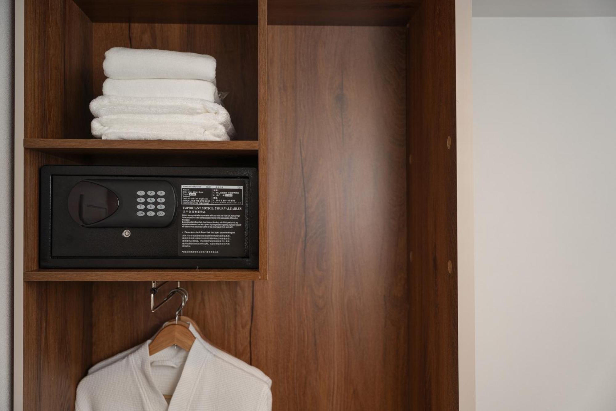 Duo Hotel By Futuro Bisjkek Eksteriør bilde
