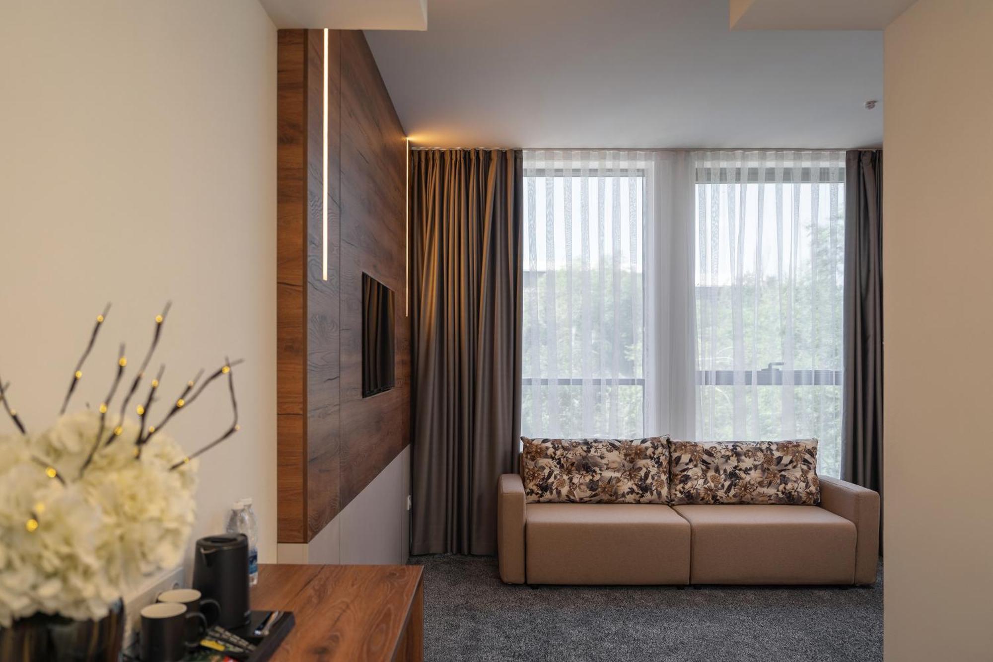 Duo Hotel By Futuro Bisjkek Eksteriør bilde
