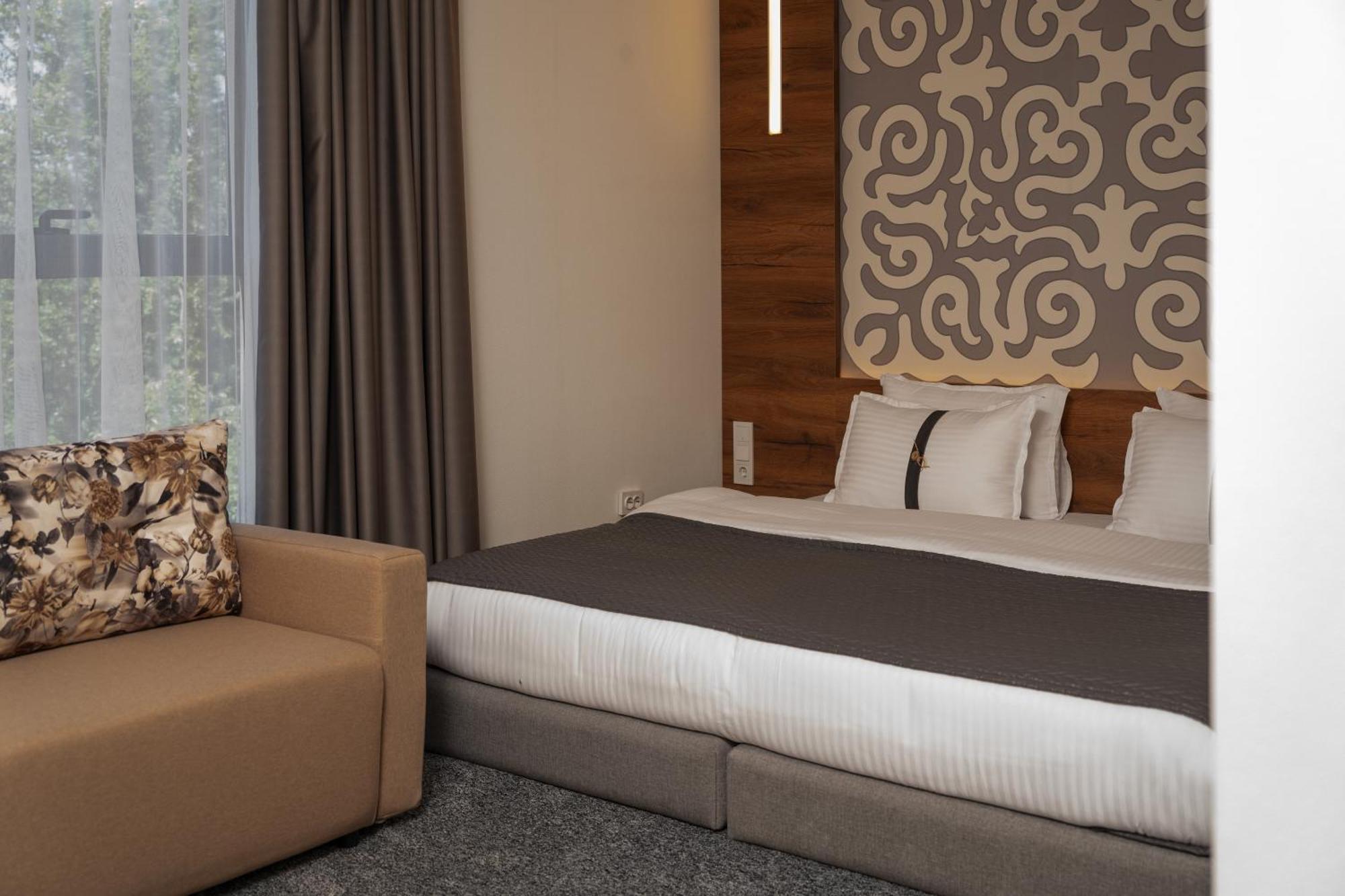 Duo Hotel By Futuro Bisjkek Eksteriør bilde