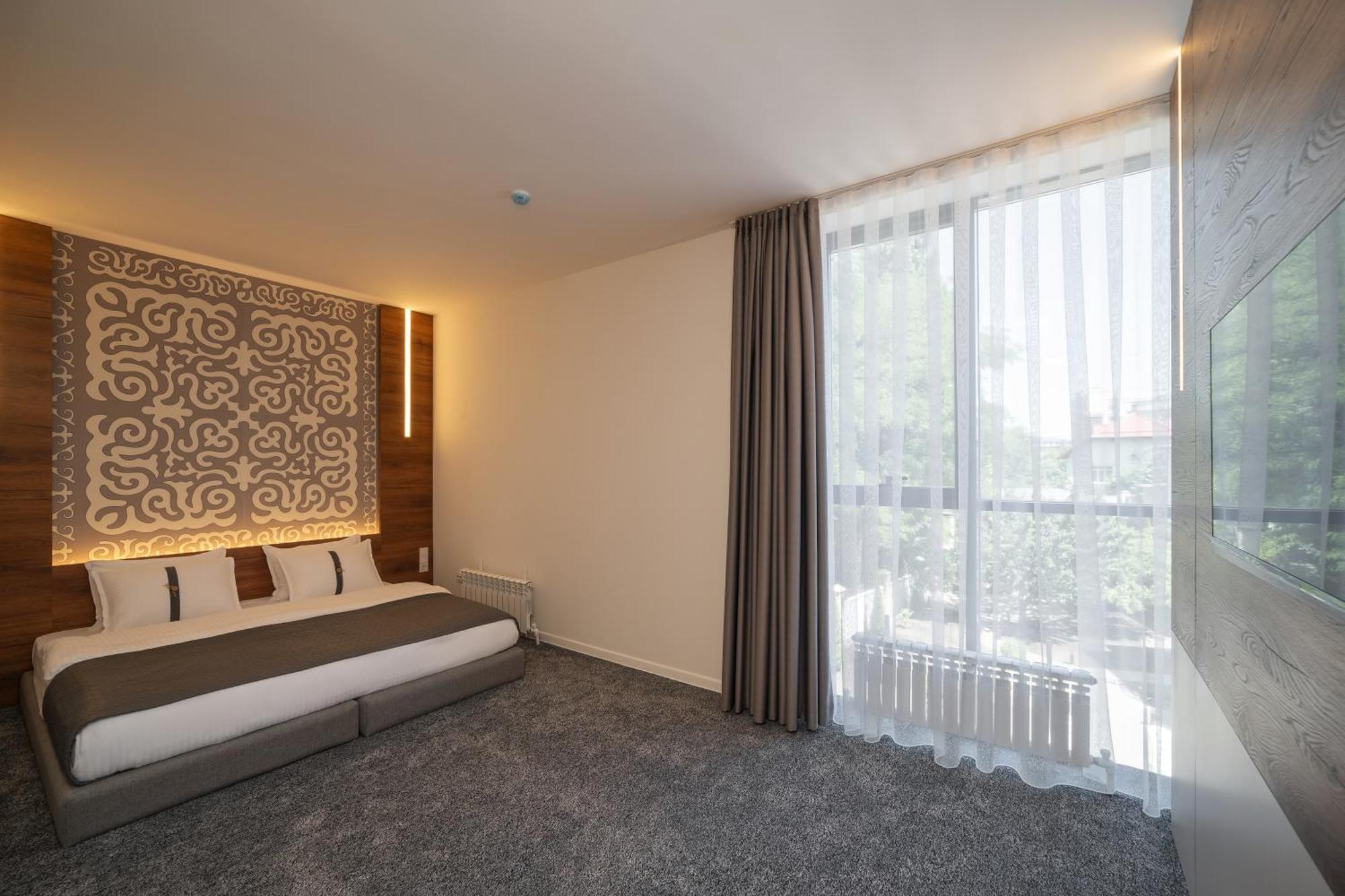 Duo Hotel By Futuro Bisjkek Eksteriør bilde