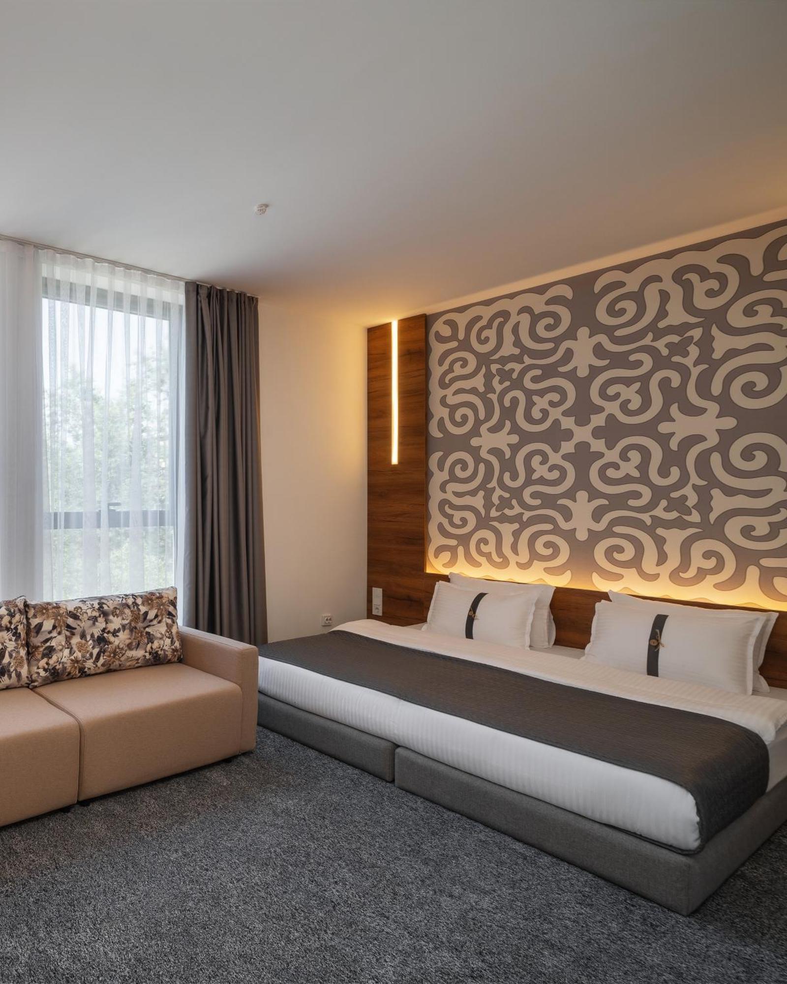 Duo Hotel By Futuro Bisjkek Eksteriør bilde