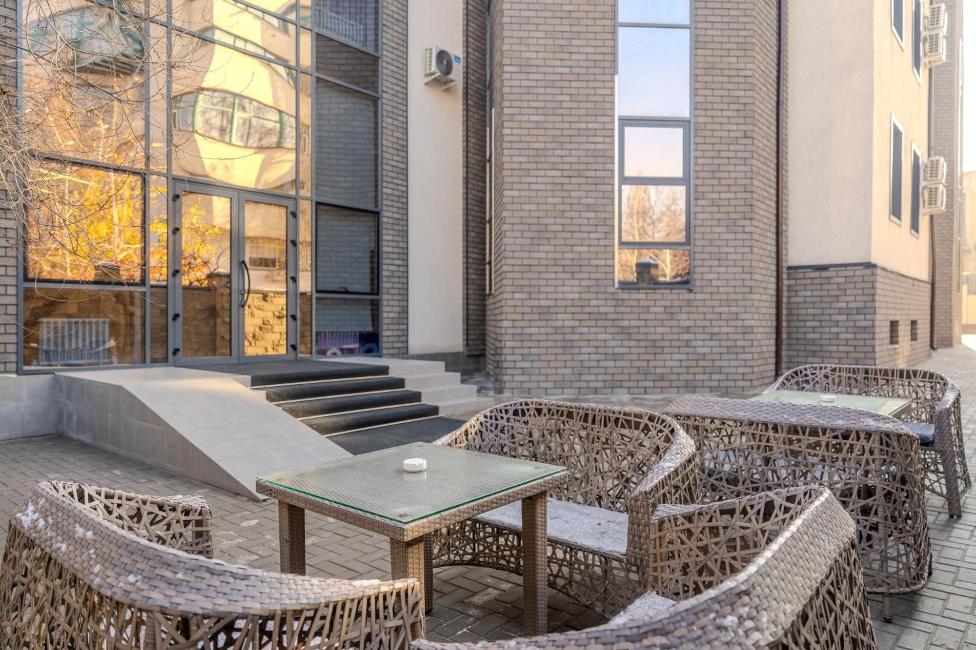 Duo Hotel By Futuro Bisjkek Eksteriør bilde